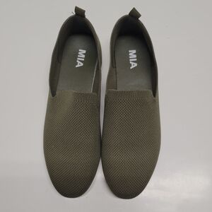 MIA Makari flyknit loafers SZ 10